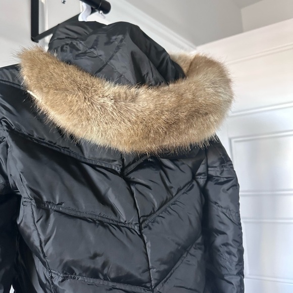Micheal Korrs Puffer Coat with Faux Fur Trim - Picture 3 of 7